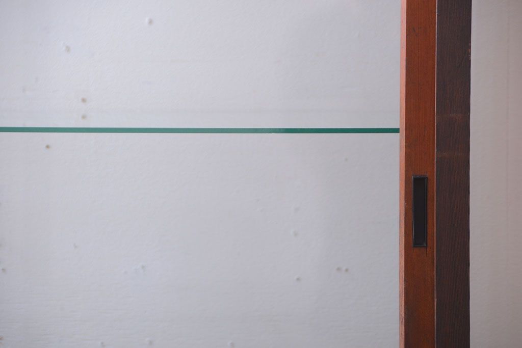 アンティーク家具　和製アンティーク　シックな縦型アンティークガラスケース