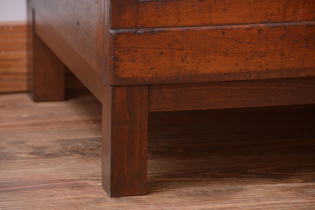 アンティーク家具　和製アンティーク　シックな縦型アンティークガラスケース