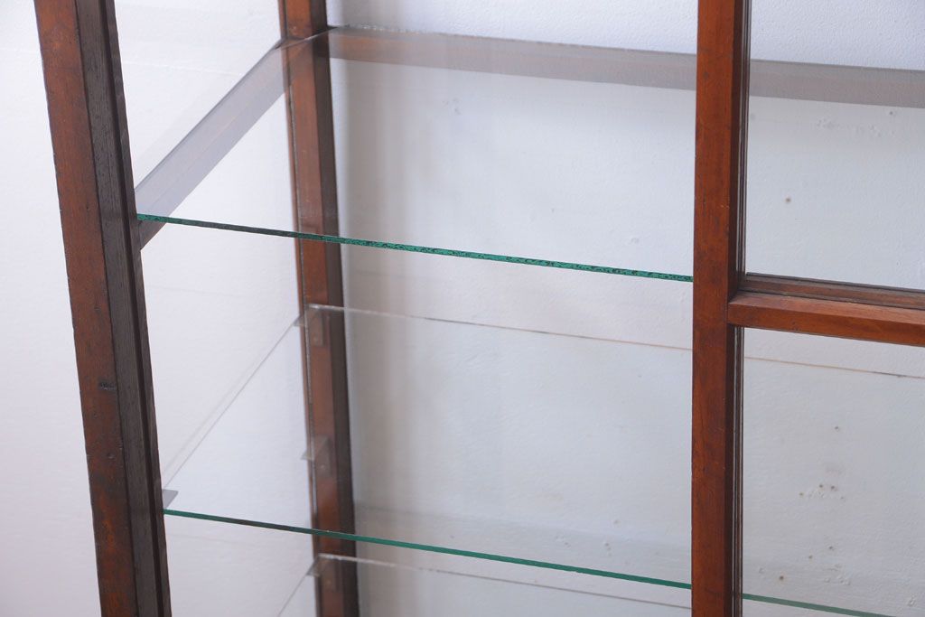 アンティーク家具　和製アンティーク　シックな縦型アンティークガラスケース