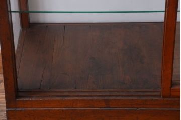 アンティーク家具　和製アンティーク　シックな縦型アンティークガラスケース