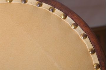 ヴィンテージ家具　和製アンティーク　ビンテージキツツキマーク!本革使用上品なスツール
