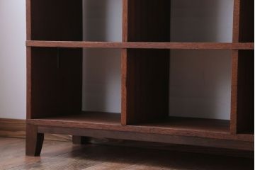 アンティーク家具　和製アンティーク　両面収納が便利な脚付きマス目棚