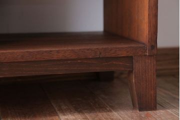 アンティーク家具　和製アンティーク　両面収納が便利な脚付きマス目棚