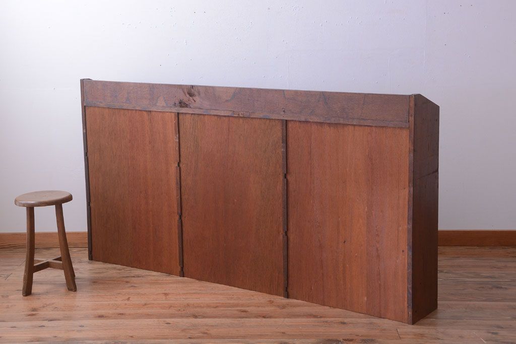 アンティーク家具　和製アンティーク　古いナラ材製のマス目本棚