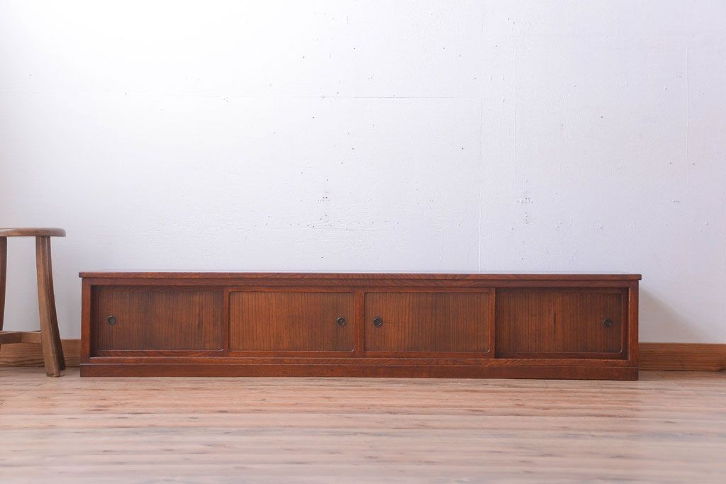 アンティーク家具　古民具・骨董　和の雰囲気のシンプルな横長ローボード