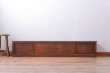 アンティーク家具　古民具・骨董　和の雰囲気のシンプルな横長ローボード