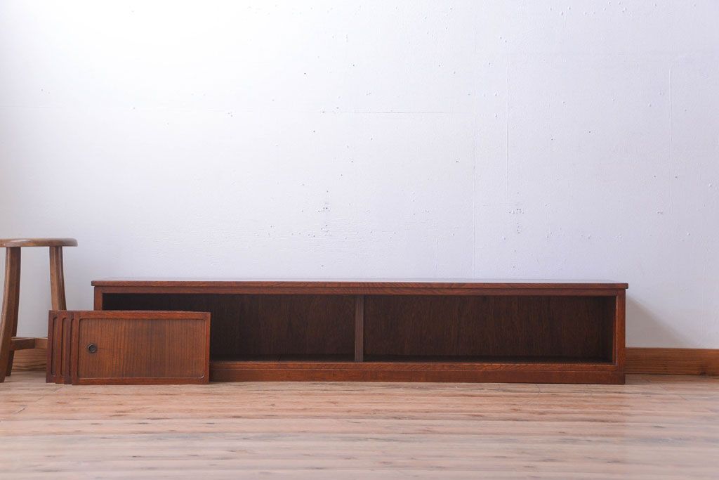 アンティーク家具　古民具・骨董　和の雰囲気のシンプルな横長ローボード