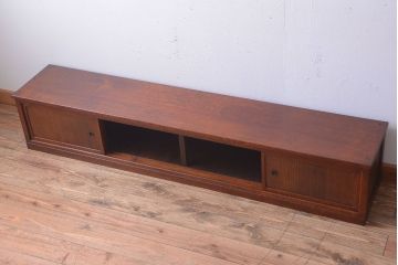 アンティーク家具　古民具・骨董　和の雰囲気のシンプルな横長ローボード