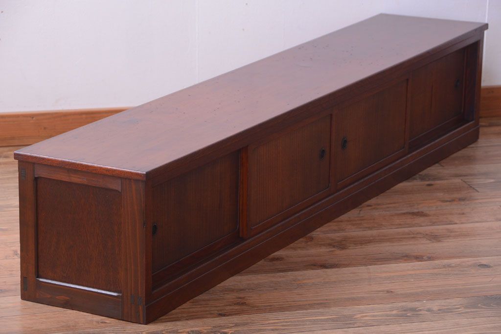 アンティーク家具　古民具・骨董　和の雰囲気のシンプルな横長ローボード