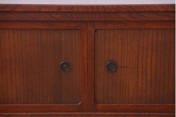 アンティーク家具　古民具・骨董　和の雰囲気のシンプルな横長ローボード