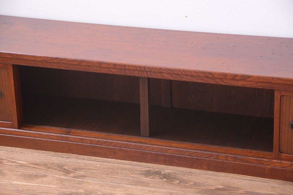 アンティーク家具　古民具・骨董　和の雰囲気のシンプルな横長ローボード