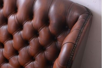 アンティーク家具　イギリスアンティーク　上品な古い高級ソファ