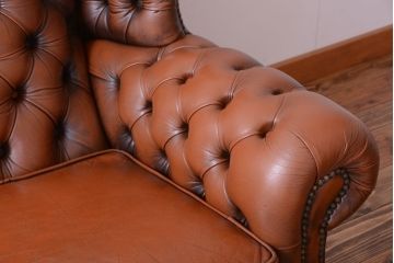 アンティーク家具　イギリスアンティーク　上品な古い高級ソファ