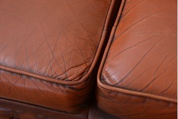 アンティーク家具　イギリスアンティーク　上品な古い高級ソファ