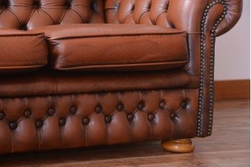 アンティーク家具　イギリスアンティーク　上品な古い高級ソファ