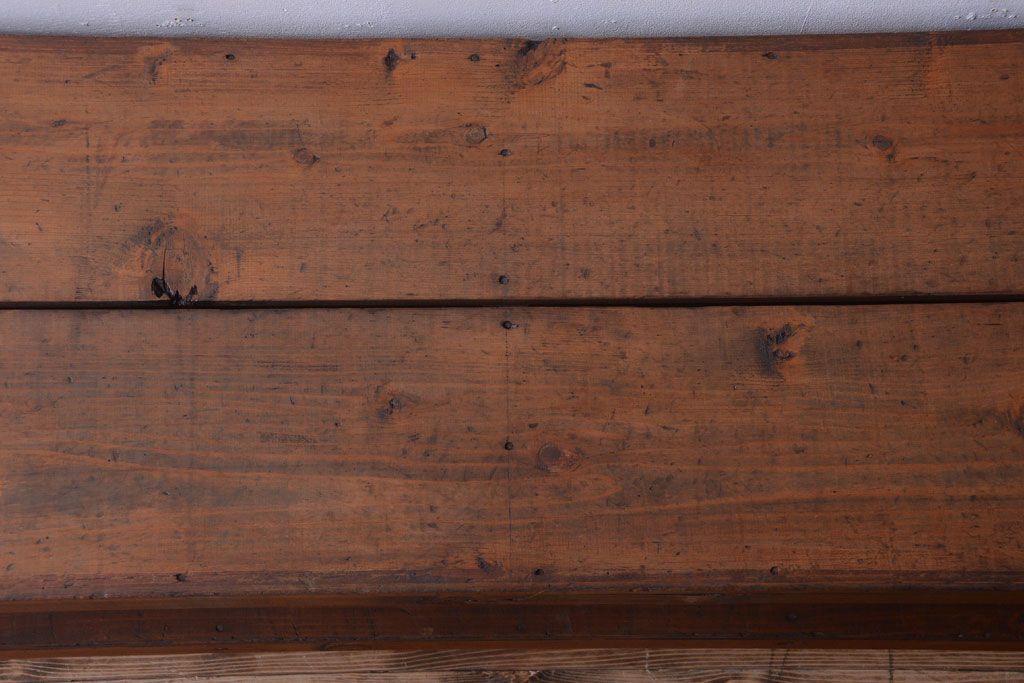 アンティーク家具　和製アンティーク　古い木製のシンプルな陳列棚(飾り棚)