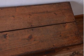 アンティーク家具　和製アンティーク　古い木製のシンプルな陳列棚(飾り棚)