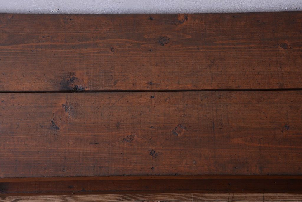 アンティーク家具　和製アンティーク　古い木製のシンプルな陳列棚(飾り棚)(3)