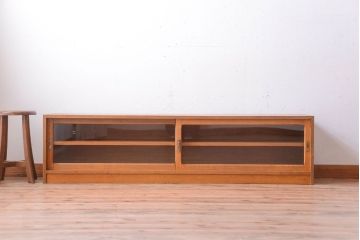 アンティーク家具　和製アンティーク　古い木製のガラス引き戸ローボード(テレビボード)