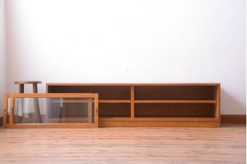 アンティーク家具　和製アンティーク　古い木製のガラス引き戸ローボード(テレビボード)