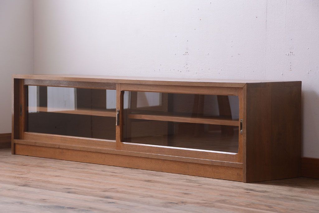 アンティーク家具　和製アンティーク　古い木製のガラス引き戸ローボード(テレビボード)