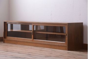 アンティーク家具　和製アンティーク　古い木製のガラス引き戸ローボード(テレビボード)