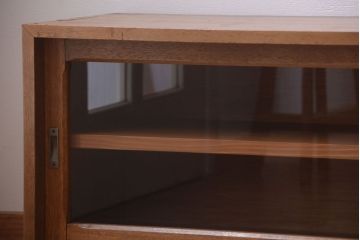 アンティーク家具　和製アンティーク　古い木製のガラス引き戸ローボード(テレビボード)