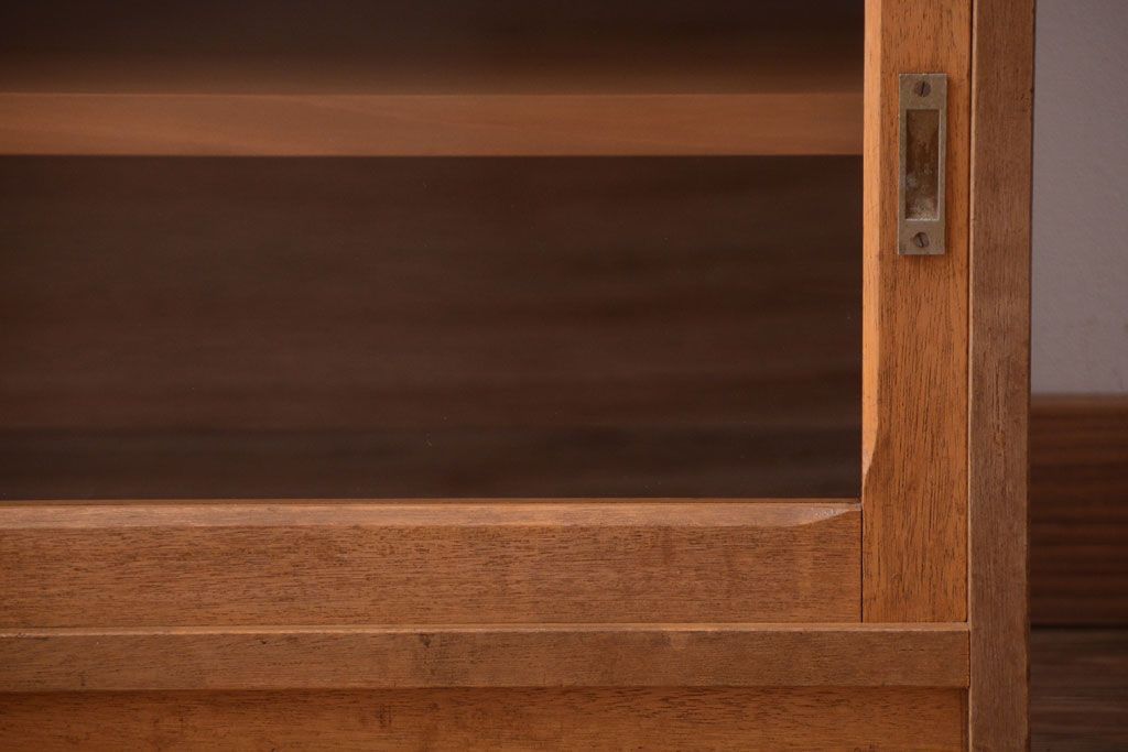 アンティーク家具　和製アンティーク　古い木製のガラス引き戸ローボード(テレビボード)