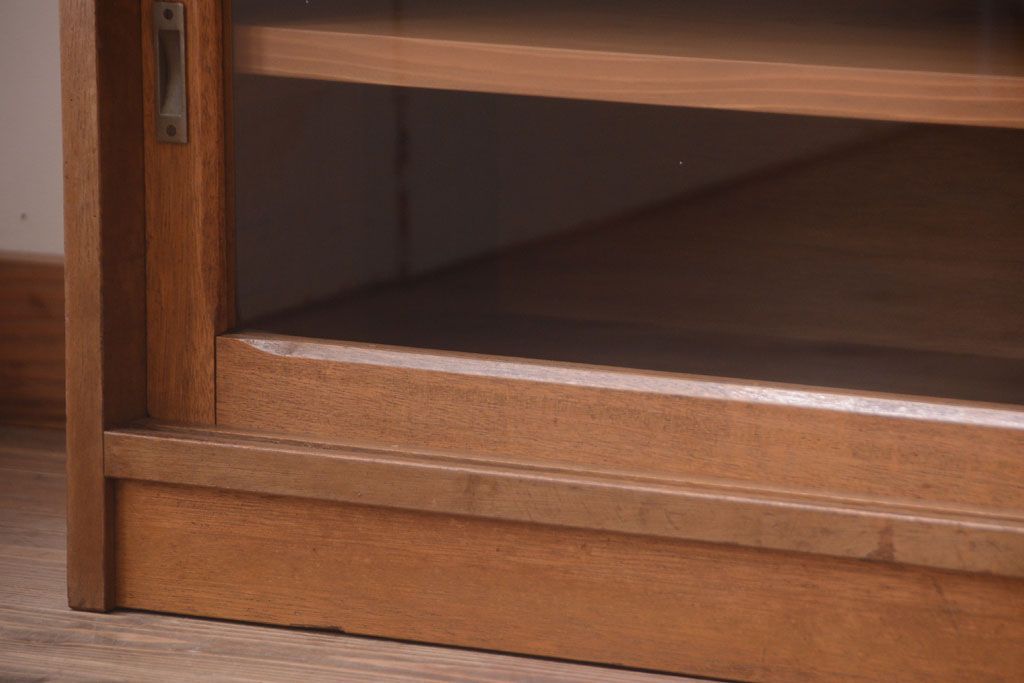 アンティーク家具　和製アンティーク　古い木製のガラス引き戸ローボード(テレビボード)