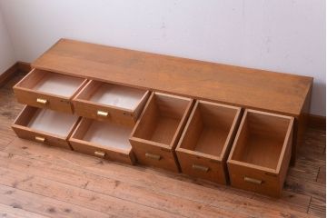 アンティーク家具　和製アンティーク　ネームプレート付き!珍しい7杯引き出しのローボード(テレビボード)