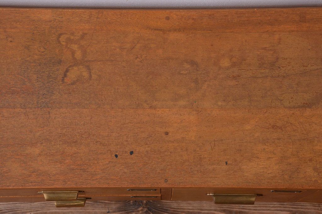 アンティーク家具　和製アンティーク　ネームプレート付き!珍しい7杯引き出しのローボード(テレビボード)