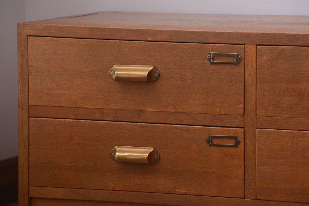 アンティーク家具　和製アンティーク　ネームプレート付き!珍しい7杯引き出しのローボード(テレビボード)