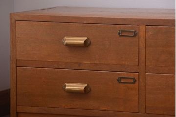 アンティーク家具　和製アンティーク　ネームプレート付き!珍しい7杯引き出しのローボード(テレビボード)