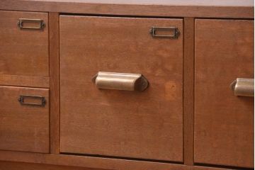 アンティーク家具　和製アンティーク　ネームプレート付き!珍しい7杯引き出しのローボード(テレビボード)