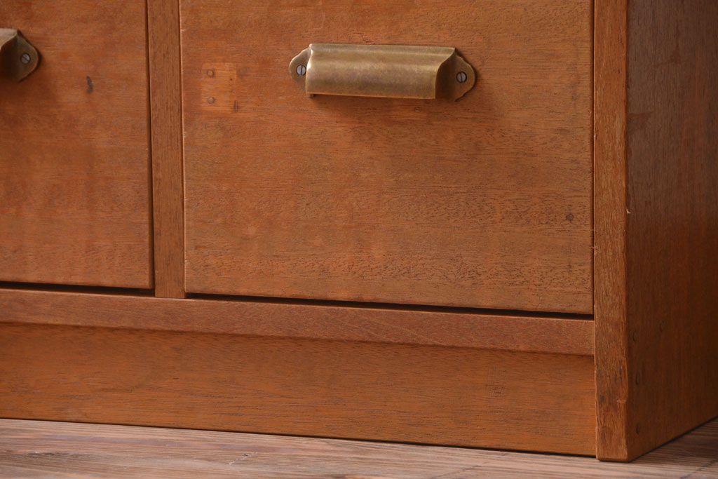 アンティーク家具　和製アンティーク　ネームプレート付き!珍しい7杯引き出しのローボード(テレビボード)