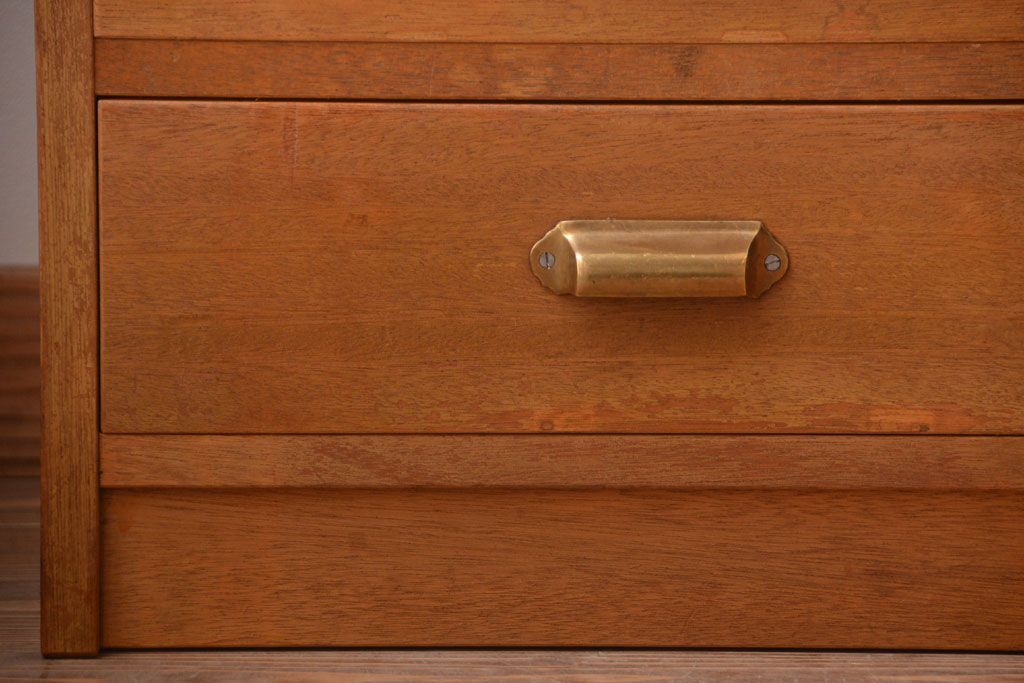 アンティーク家具　和製アンティーク　ネームプレート付き!珍しい7杯引き出しのローボード(テレビボード)