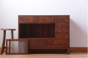 アンティーク家具　アンティーク 前面欅材!ダイヤガラス入り脚付き戸棚