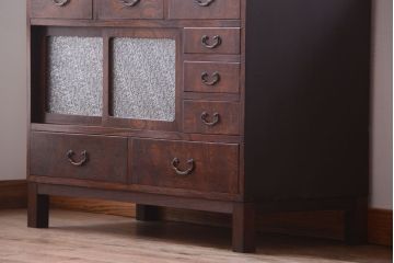 アンティーク家具　アンティーク 前面欅材!ダイヤガラス入り脚付き戸棚