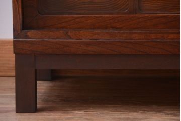 アンティーク家具　アンティーク 前面欅材!小ぶりなガラス引き戸の脚付き戸棚