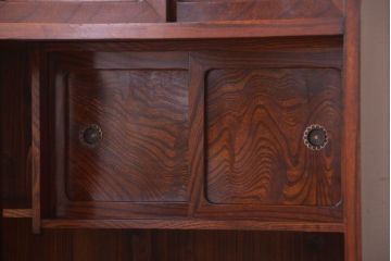 アンティーク家具　アンティーク 前面欅材!小ぶりなガラス引き戸の脚付き戸棚