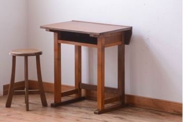 アンティーク家具　アンティーク 古い木製の可愛いサイドテーブル(平机)(1)