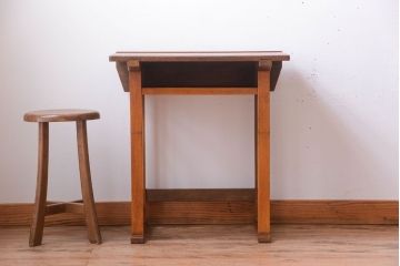 アンティーク家具　アンティーク 古い木製の可愛いサイドテーブル(平机)(1)