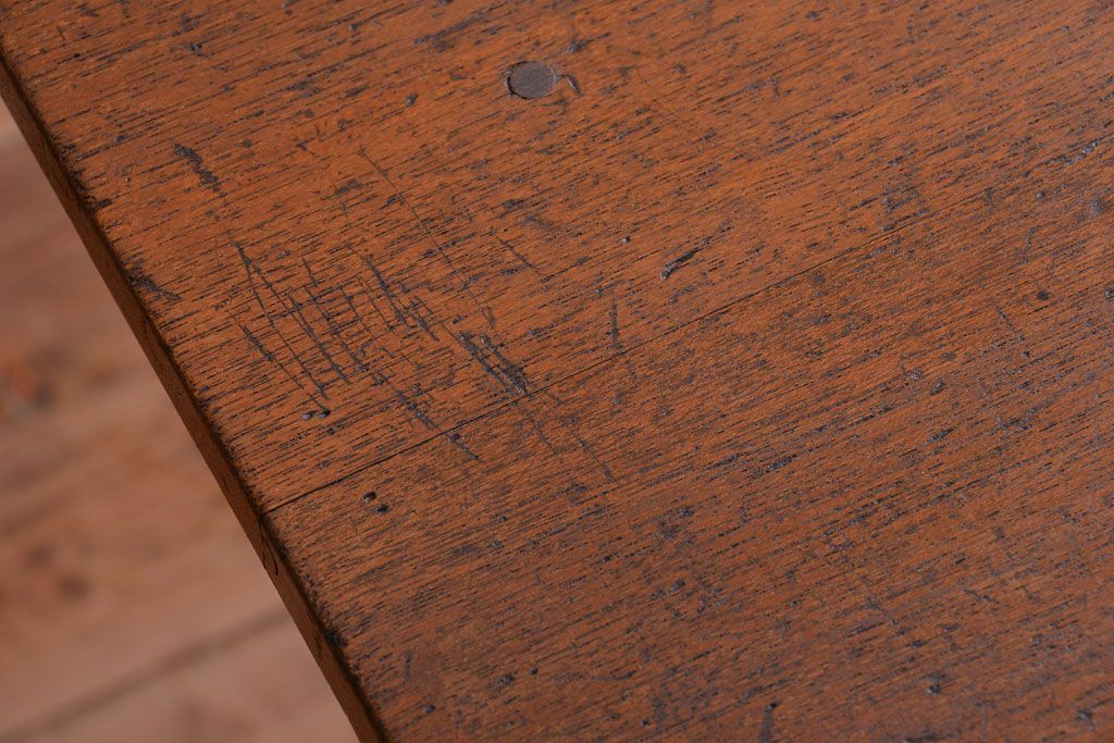 アンティーク家具　アンティーク 古い木製の可愛いサイドテーブル(平机)(1)