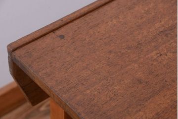 アンティーク家具　アンティーク 古い木製の可愛いサイドテーブル(平机)(1)