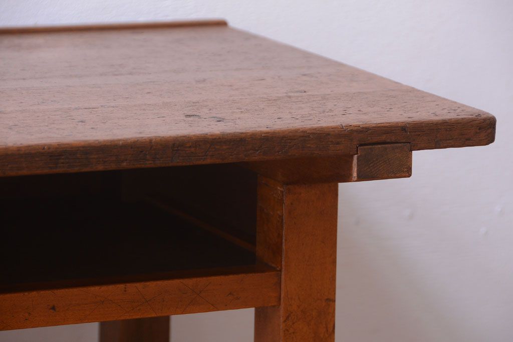 アンティーク家具　アンティーク 古い木製の可愛いサイドテーブル(平机)(1)