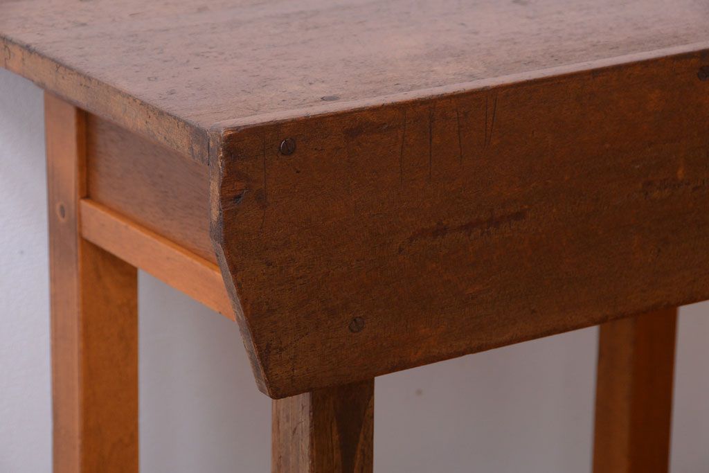 アンティーク家具　アンティーク 古い木製の可愛いサイドテーブル(平机)(1)