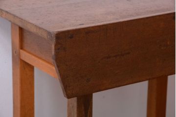 アンティーク家具　アンティーク 古い木製の可愛いサイドテーブル(平机)(1)