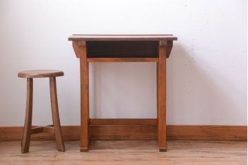 アンティーク家具　アンティーク 古い木製の可愛いサイドテーブル(平机)(2)