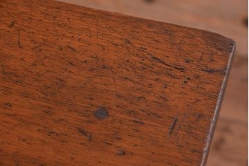 アンティーク家具　アンティーク 古い木製の可愛いサイドテーブル(平机)(3)