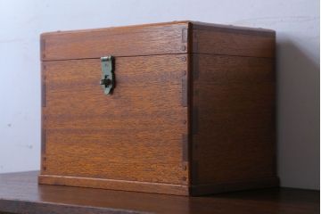 アンティーク雑貨　昭和レトロ　古い木のアンティーク収納箱(収納ケース・小箱)(1)